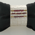 Armband Atelier Kroko in Sterling Silber 925/000 mit facettierten Granat und Hämatit Beads. Druckknopf Sicherung. Breite: 45 mm