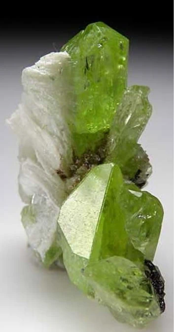 Calcit Mohshärte 3. Diopsid Mohshärte 5-6