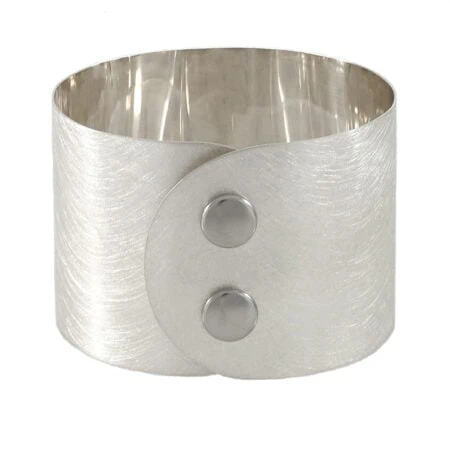 Damen Armreif "Atelier" in Silber 935/000 mit Druckknopf Verschluss. Breite: 45 mm