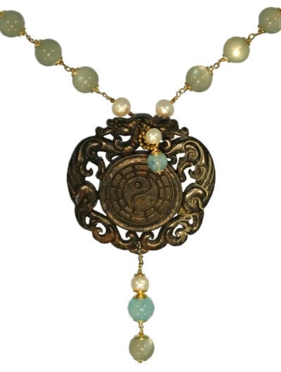 Kette mit Jade, Mondstein, Aquamarinen und Perlen